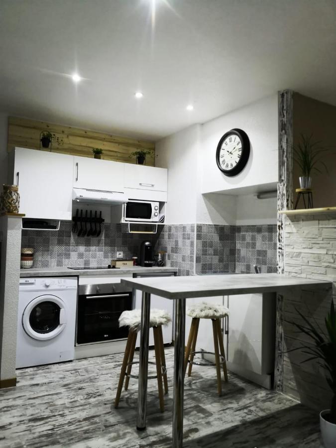 Studio zen et cosy, neuf en pleine ville Saint-Claude Extérieur photo
