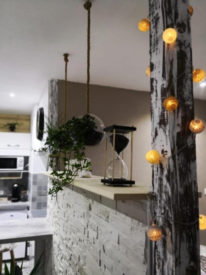 Studio zen et cosy, neuf en pleine ville Saint-Claude Extérieur photo